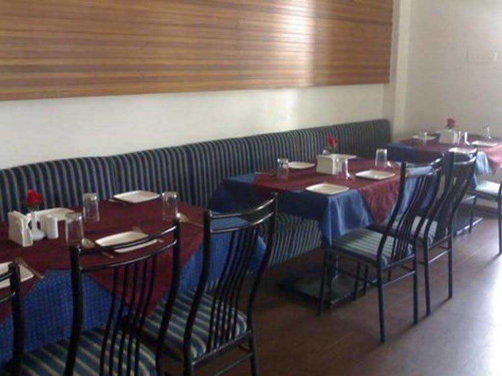 Oyo 24197 Saptaruchi Hotel Pimpri-Chinchwad ภายนอก รูปภาพ