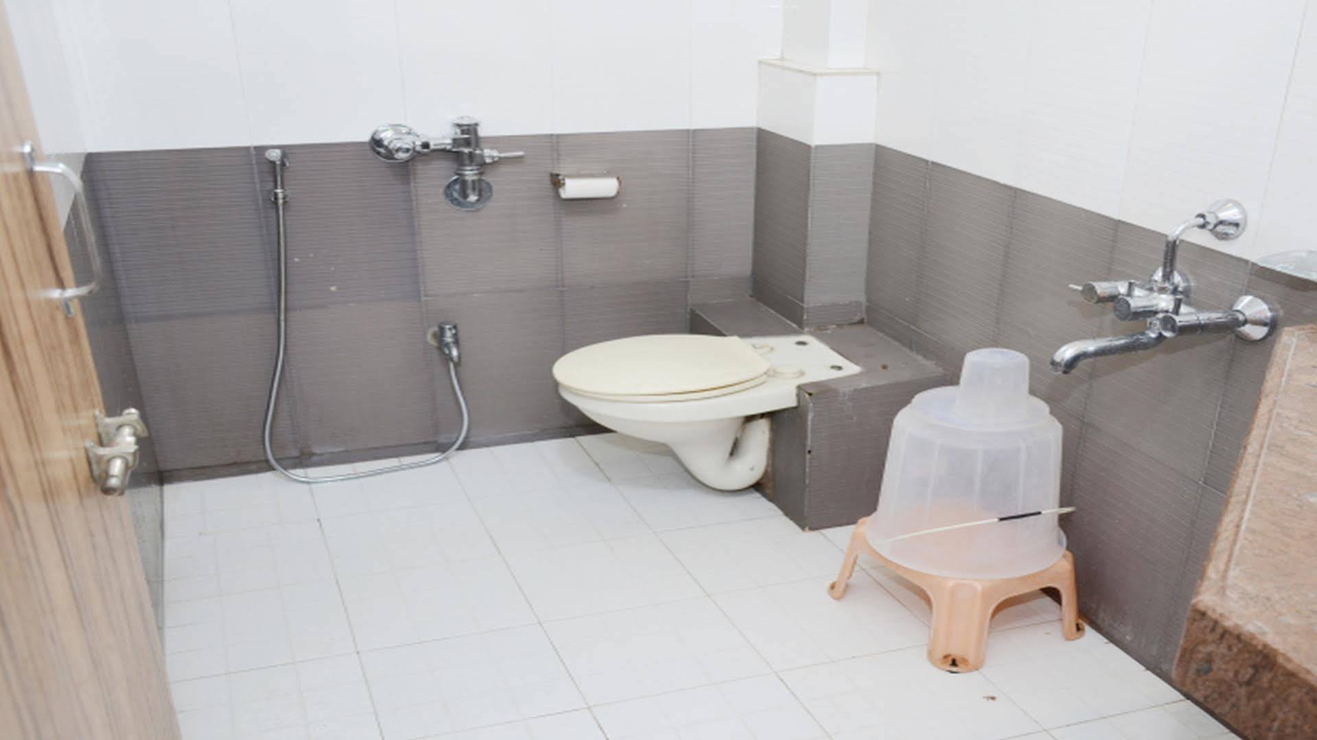 Oyo 24197 Saptaruchi Hotel Pimpri-Chinchwad ภายนอก รูปภาพ