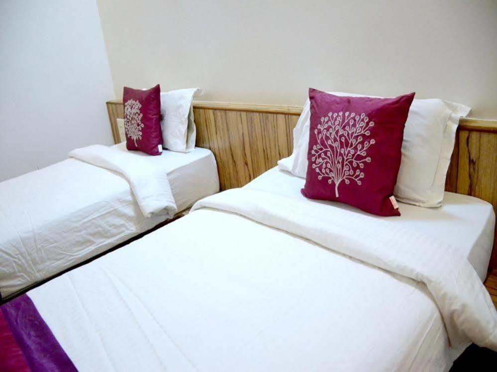 Oyo 24197 Saptaruchi Hotel Pimpri-Chinchwad ภายนอก รูปภาพ