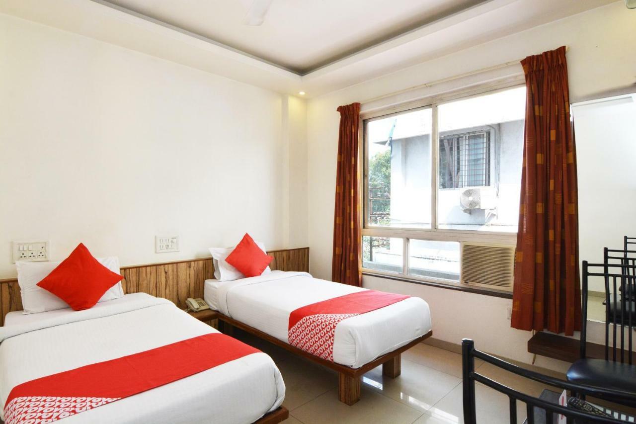 Oyo 24197 Saptaruchi Hotel Pimpri-Chinchwad ภายนอก รูปภาพ