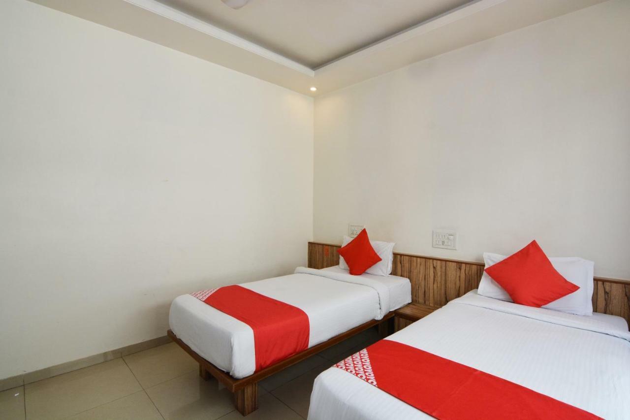 Oyo 24197 Saptaruchi Hotel Pimpri-Chinchwad ภายนอก รูปภาพ