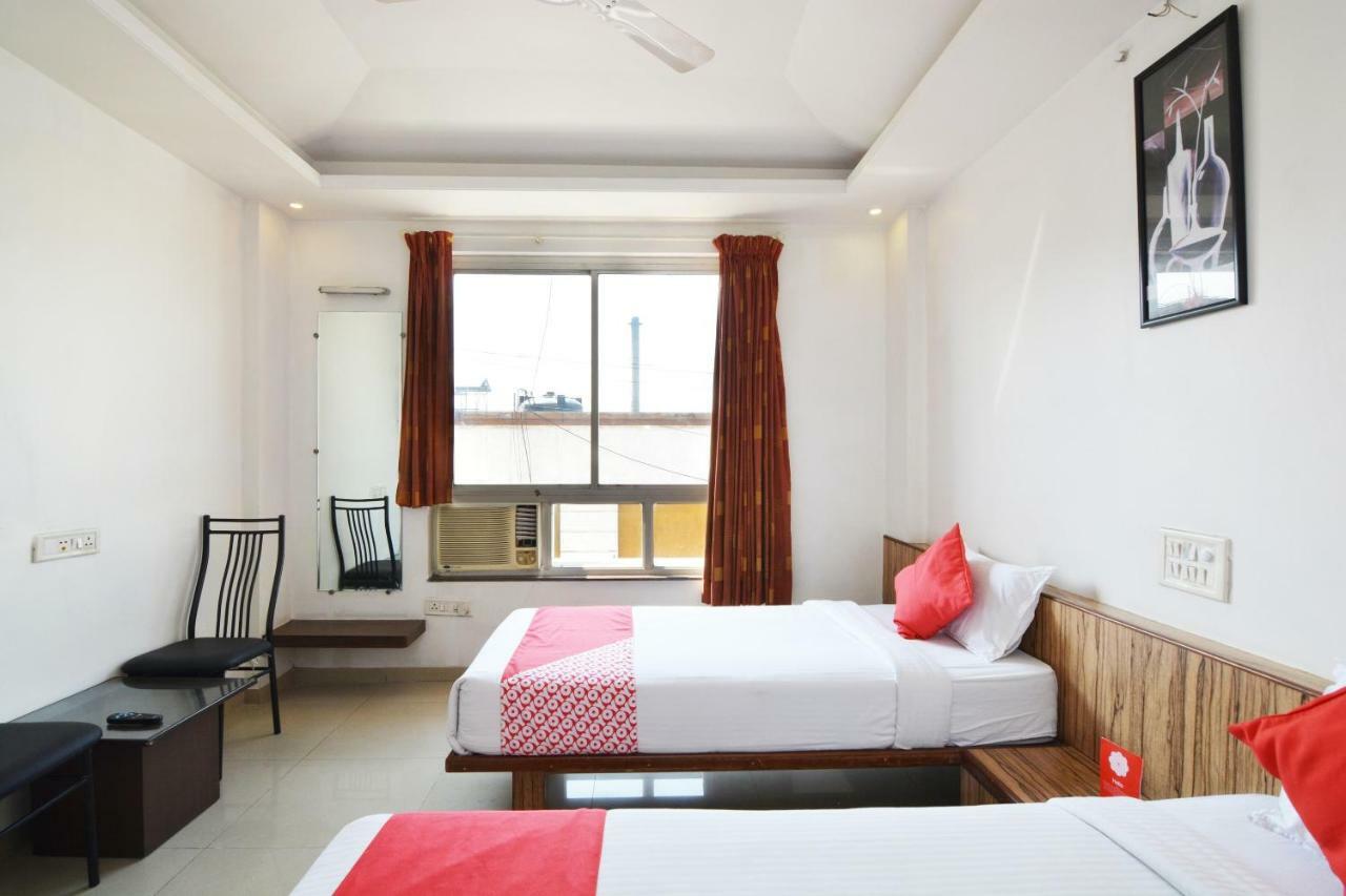 Oyo 24197 Saptaruchi Hotel Pimpri-Chinchwad ภายนอก รูปภาพ