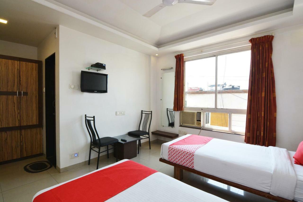 Oyo 24197 Saptaruchi Hotel Pimpri-Chinchwad ภายนอก รูปภาพ