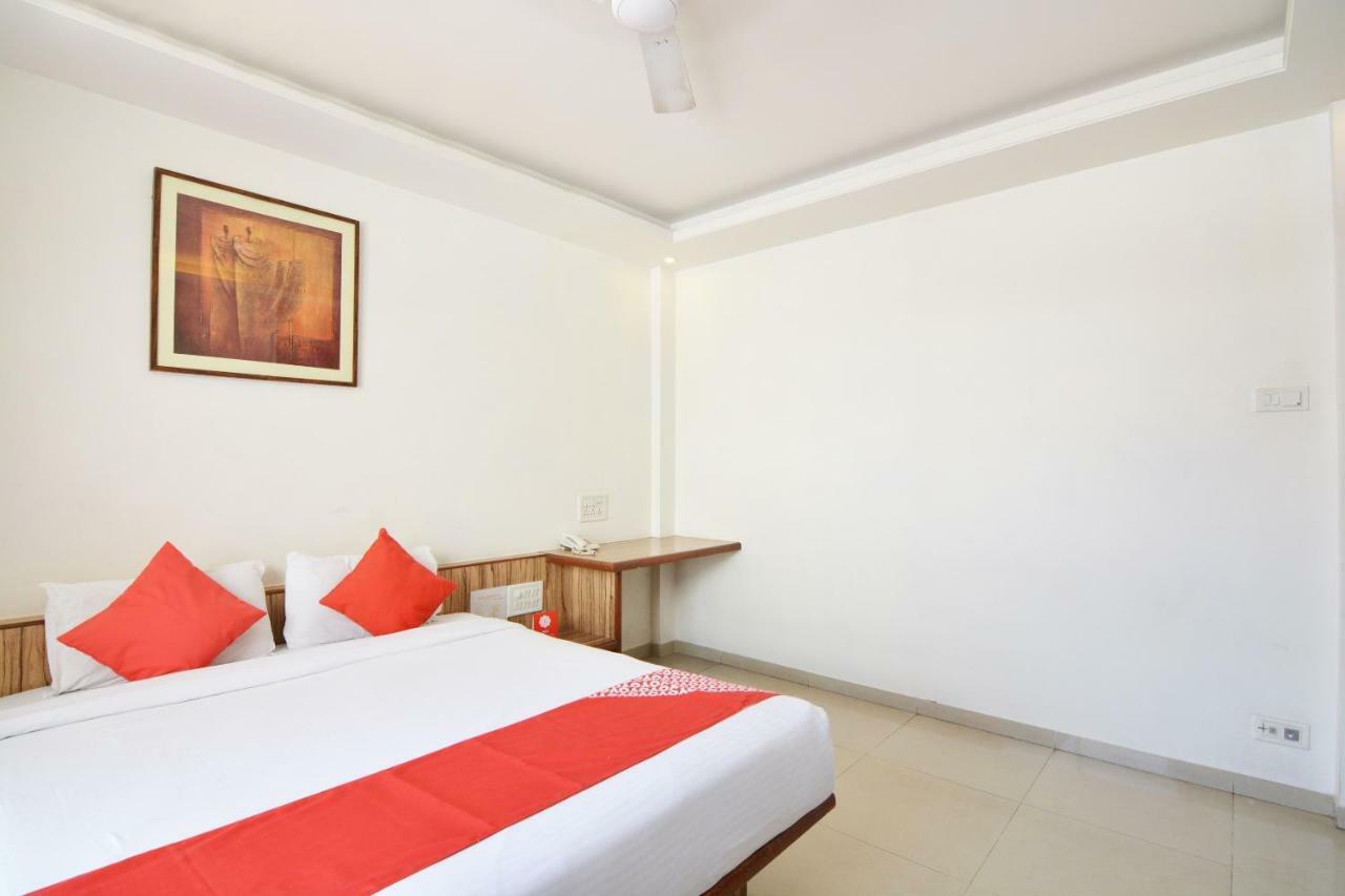 Oyo 24197 Saptaruchi Hotel Pimpri-Chinchwad ภายนอก รูปภาพ